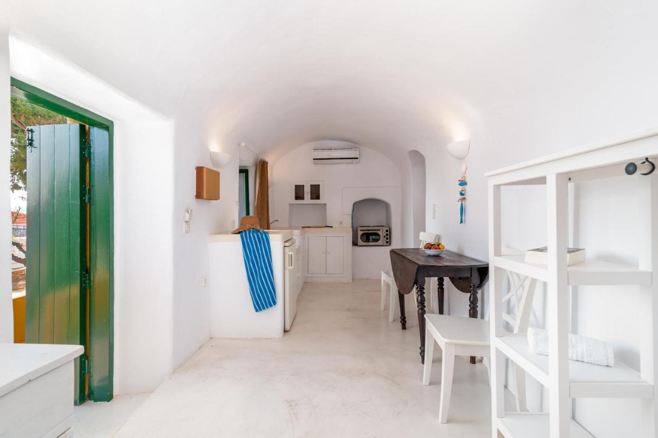 Atlantis Houses Chalki Town エクステリア 写真