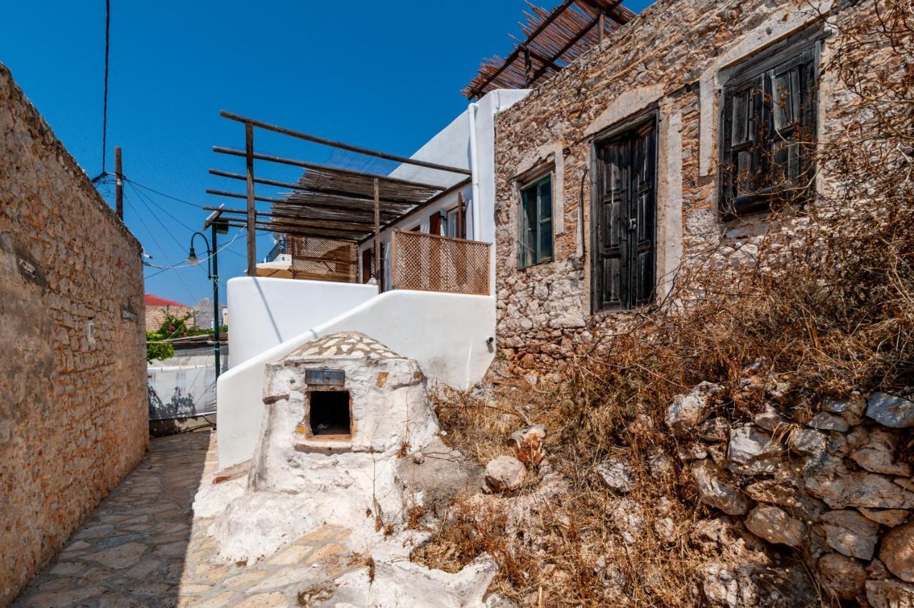Atlantis Houses Chalki Town エクステリア 写真