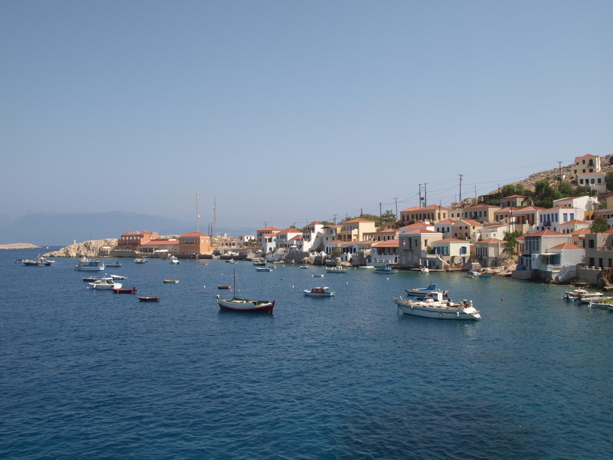 Atlantis Houses Chalki Town エクステリア 写真